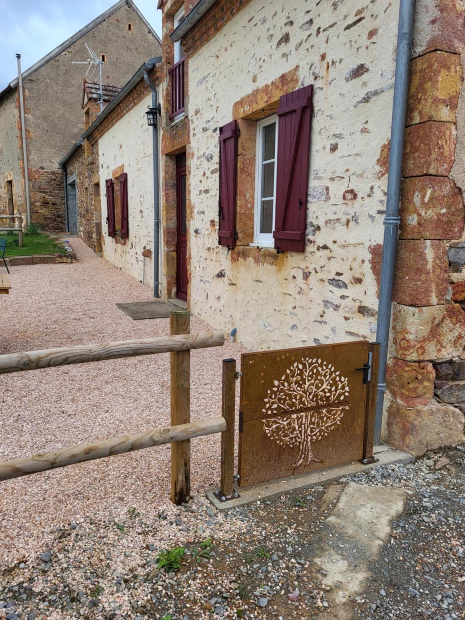 Gite Au Centre De La France Vesdun Eksteriør bilde